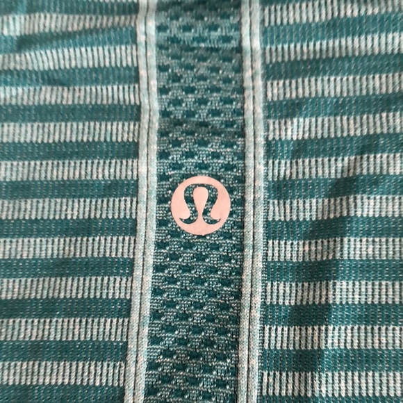 Lululemon long sleeve - Picture 3 of 4